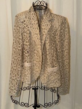 Chicos  Cream Lace Blazer Jacket buttons pockets Size S
